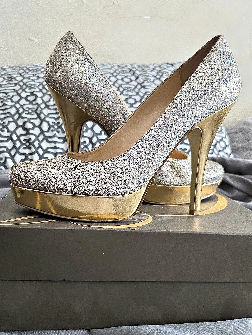 Enzo Angiolini Easmiles Silver & Gold Platform Heels US 10 M